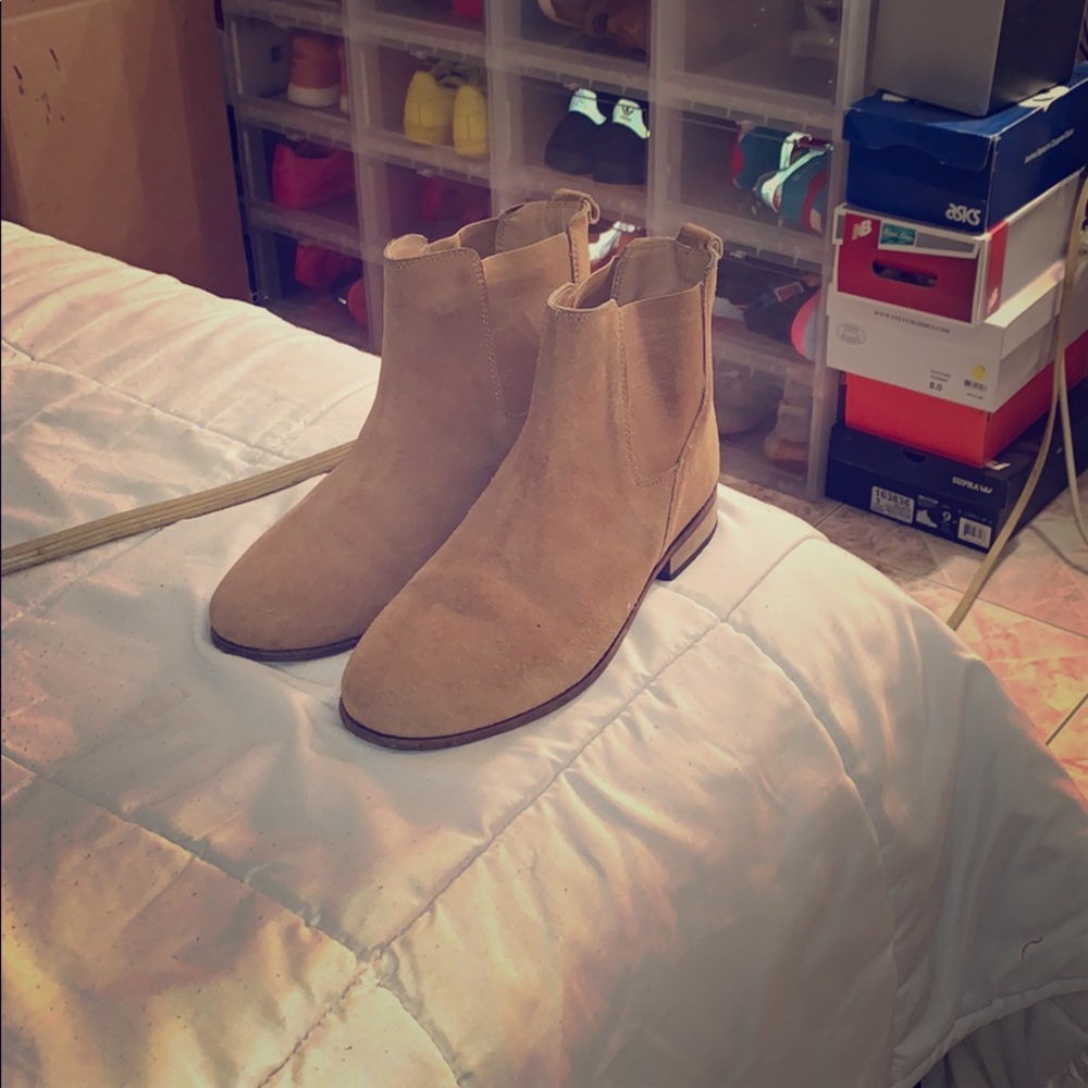 Chelsea boots